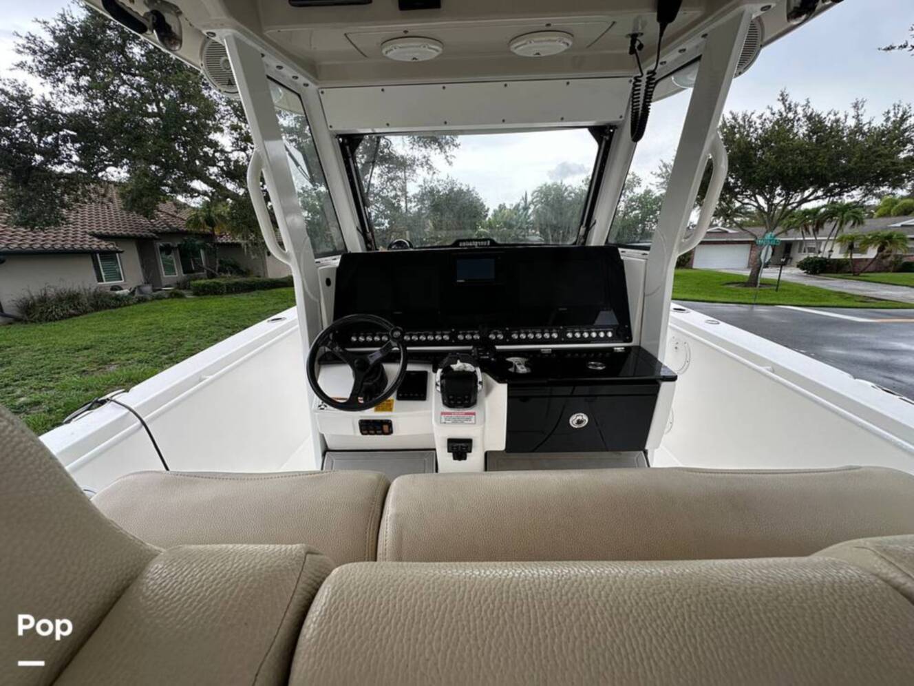 A photo of this 2018 Everglades 335CC