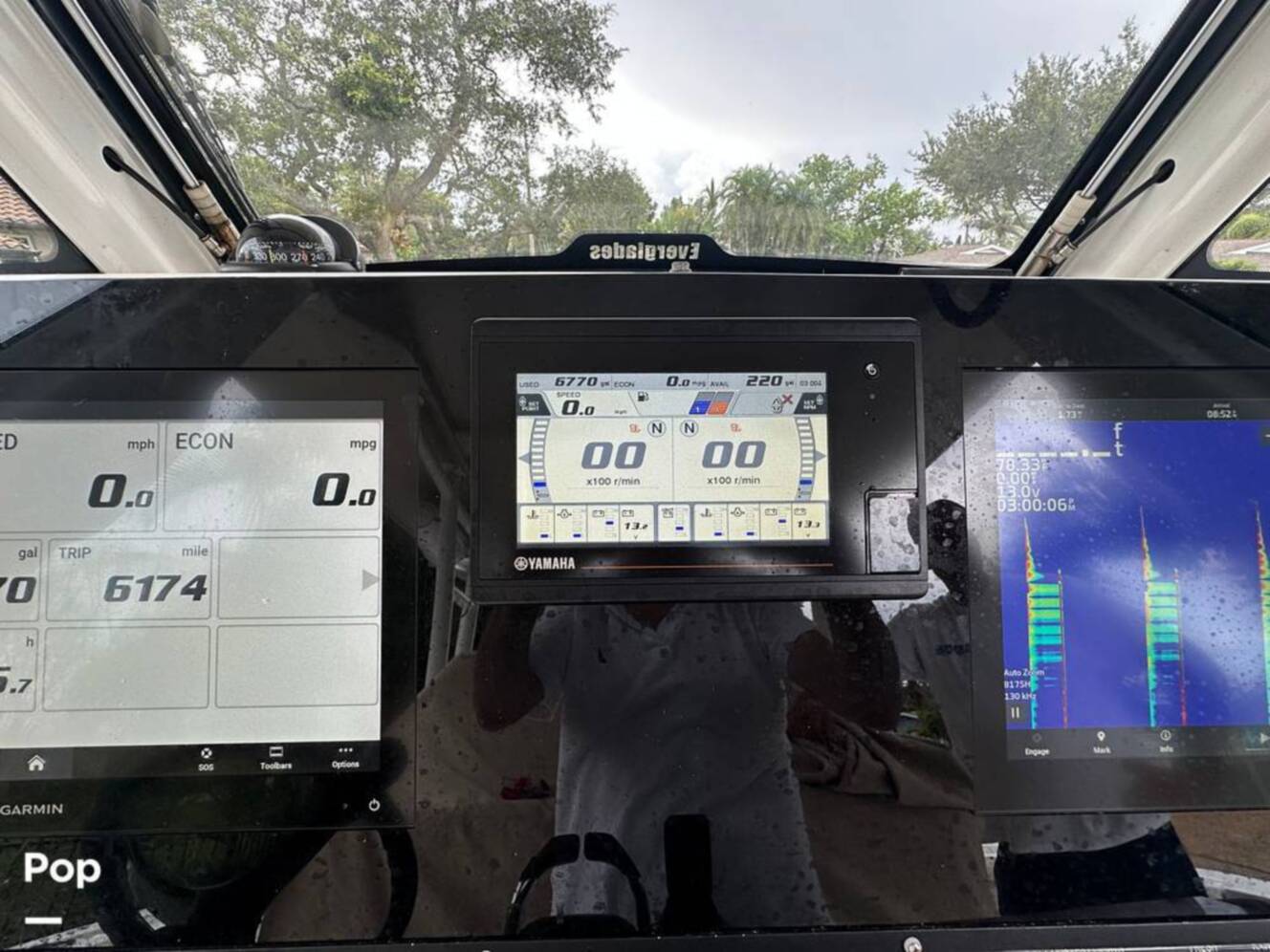 A photo of this 2018 Everglades 335CC