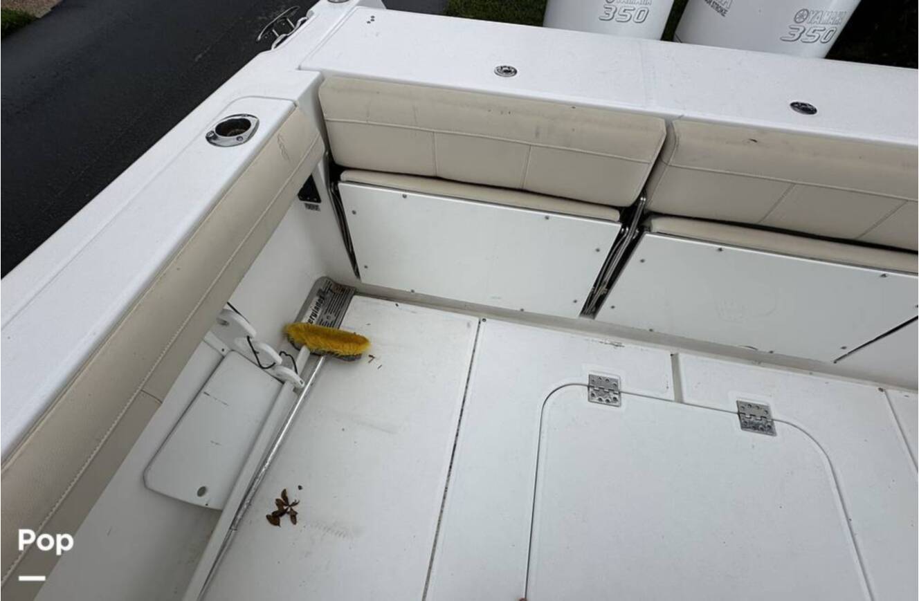 A photo of this 2018 Everglades 335CC