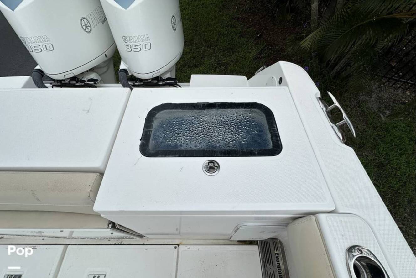 A photo of this 2018 Everglades 335CC