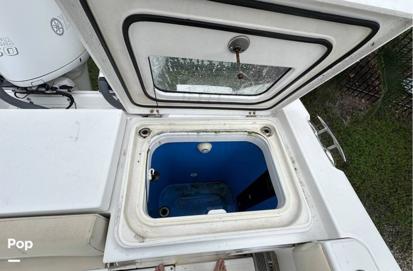 A photo of this 2018 Everglades 335CC