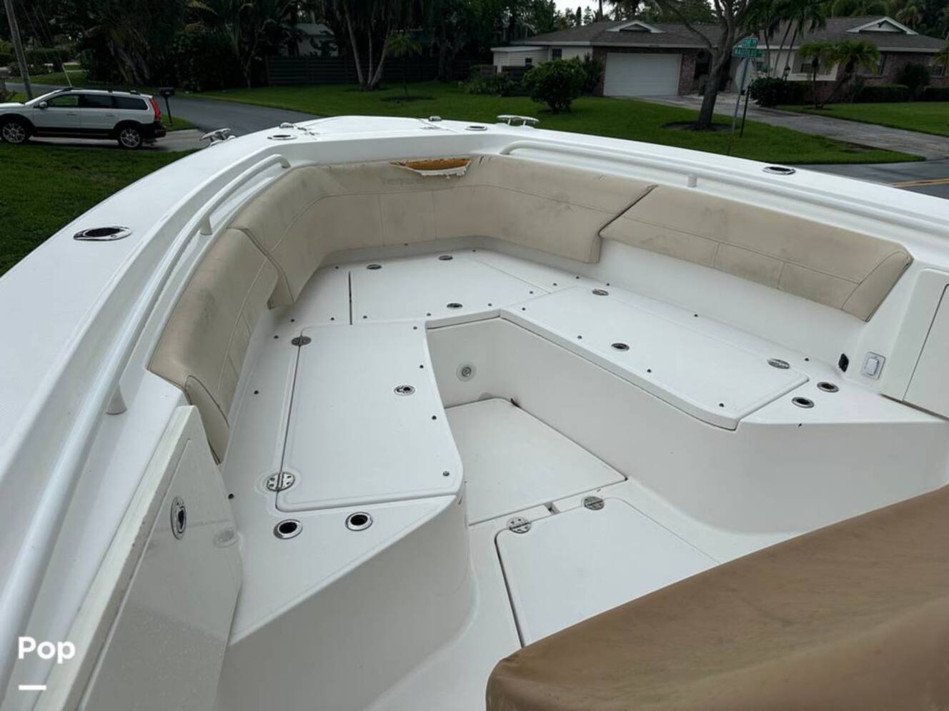 A photo of this 2018 Everglades 335CC