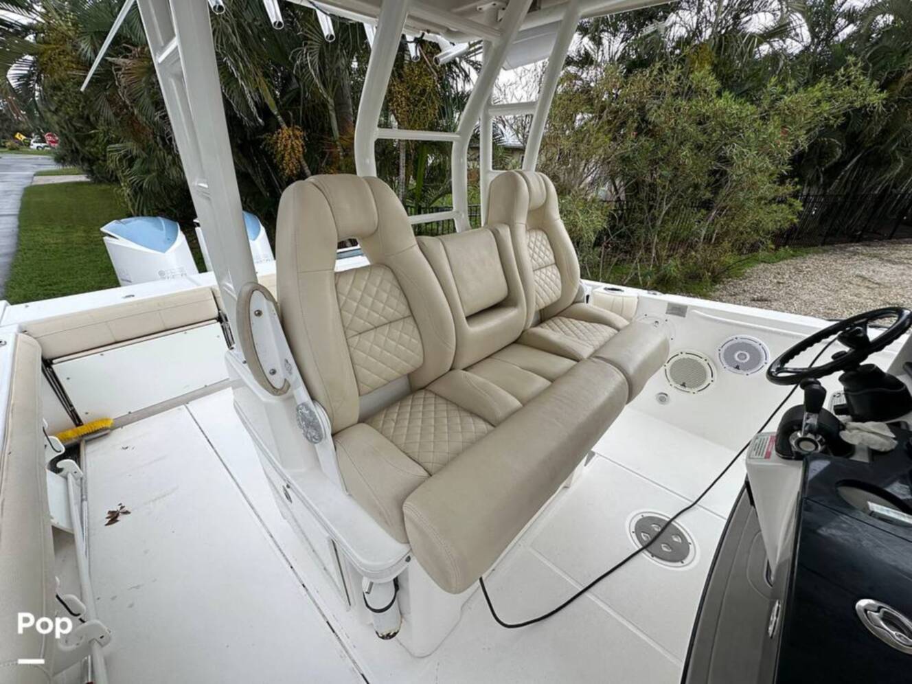 A photo of this 2018 Everglades 335CC