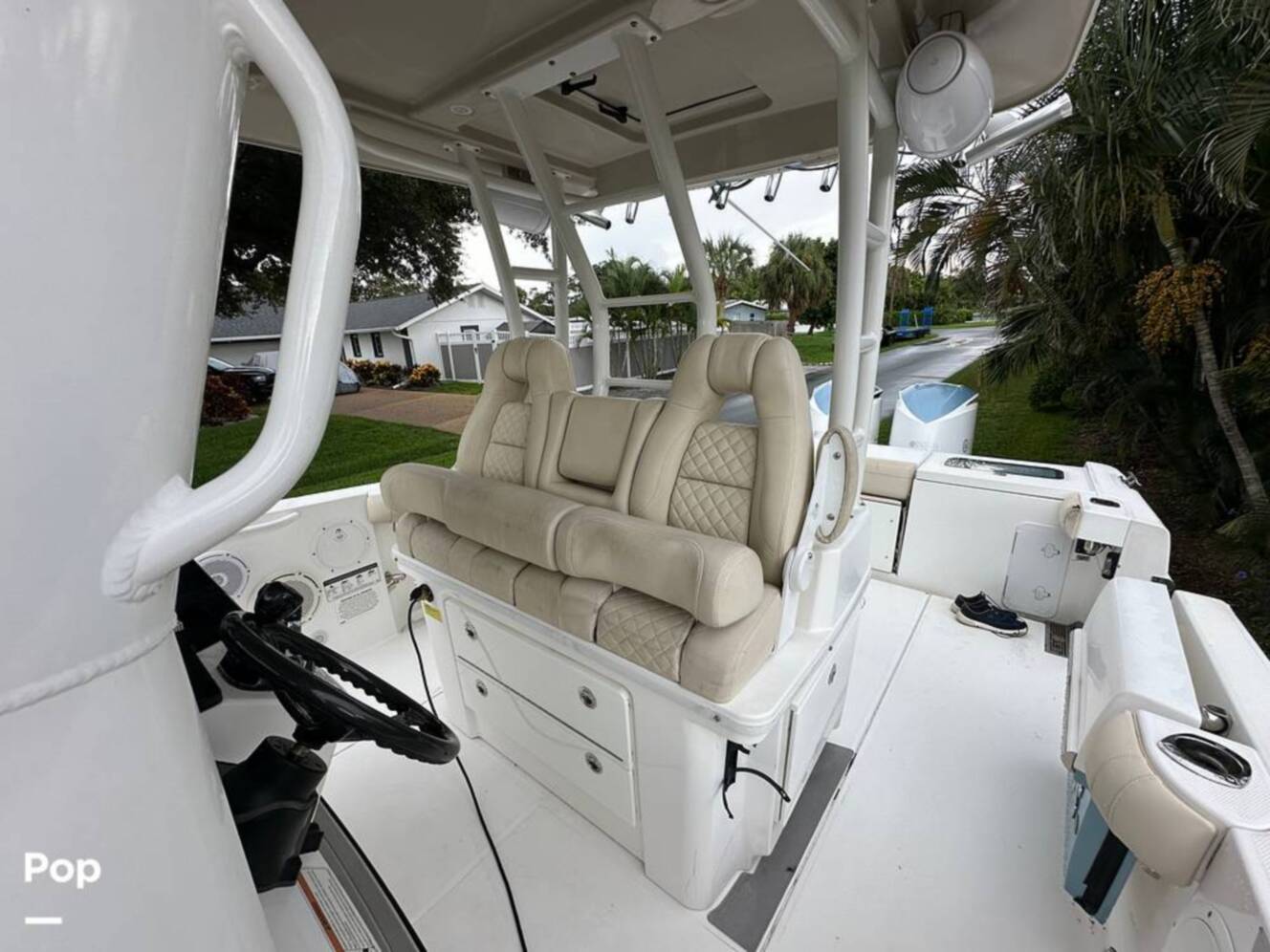 A photo of this 2018 Everglades 335CC