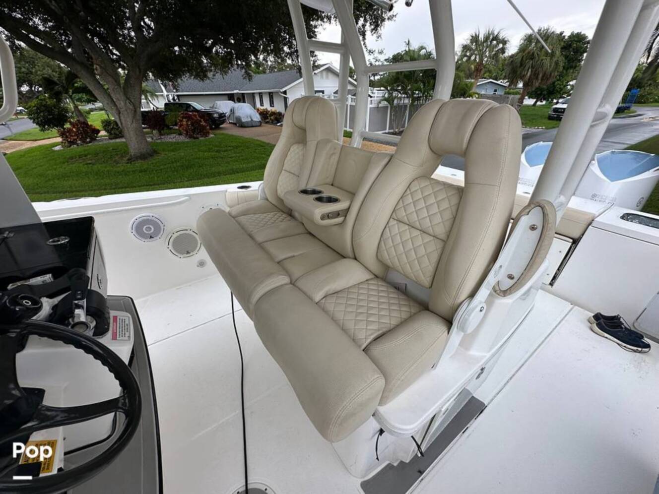 A photo of this 2018 Everglades 335CC