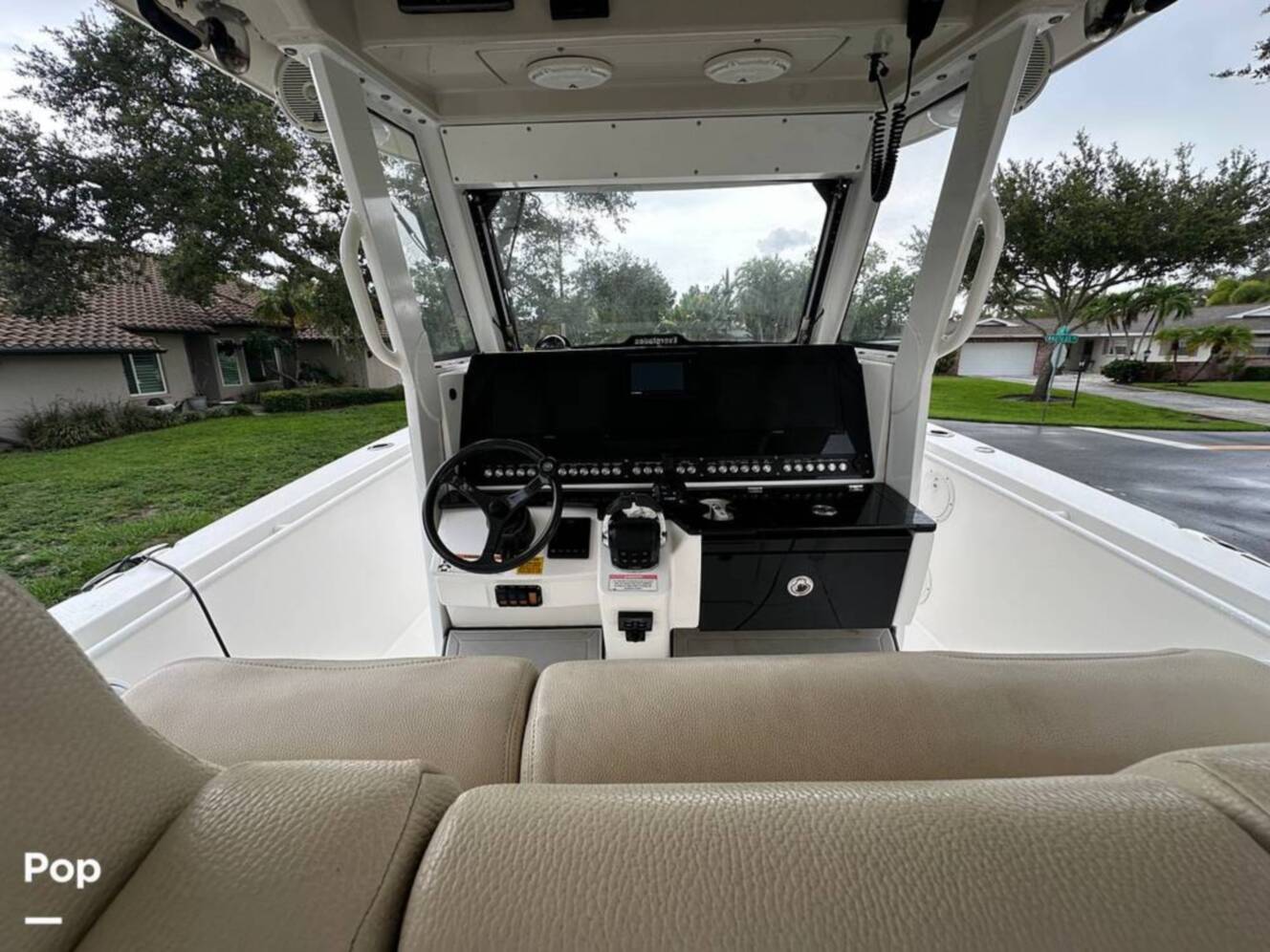 A photo of this 2018 Everglades 335CC