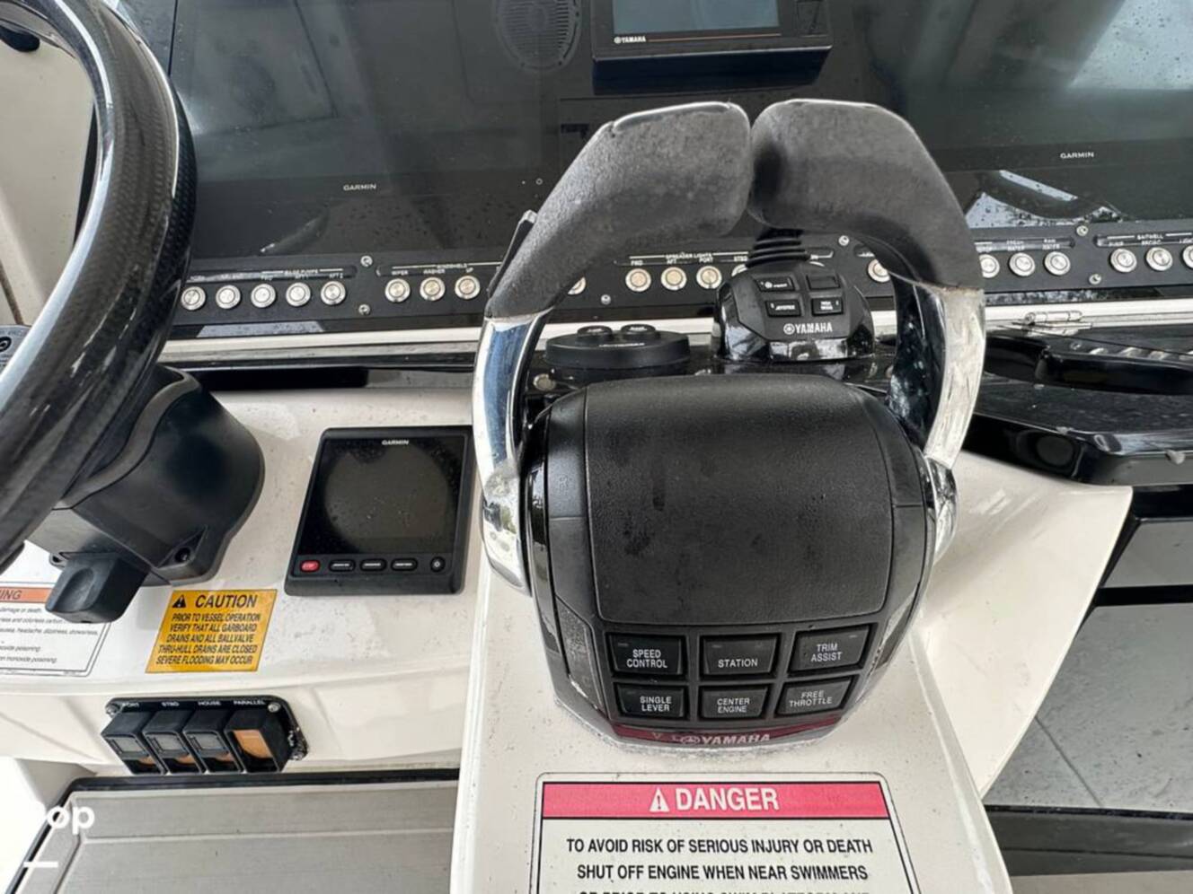 A photo of this 2018 Everglades 335CC