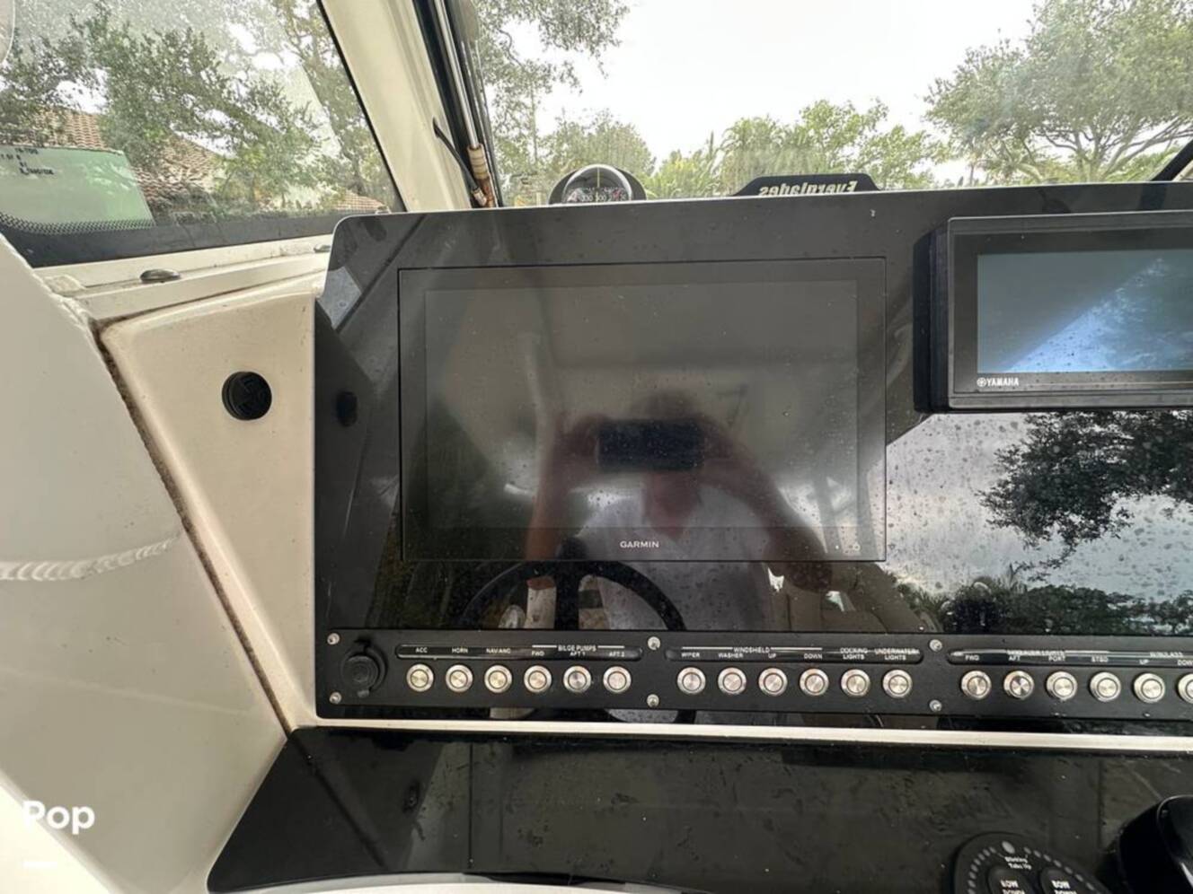 A photo of this 2018 Everglades 335CC