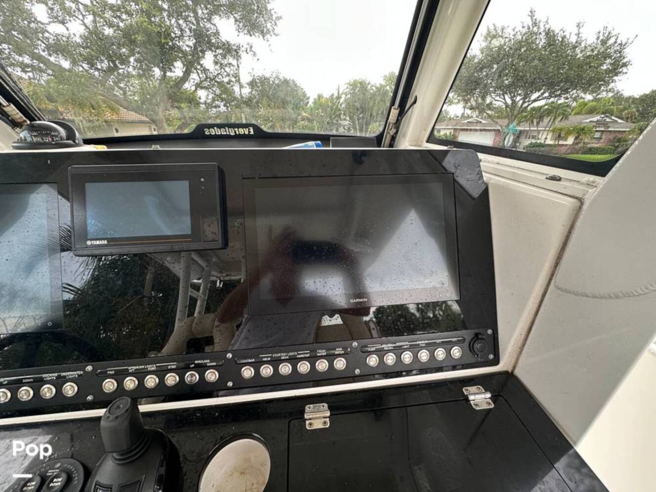 A photo of this 2018 Everglades 335CC