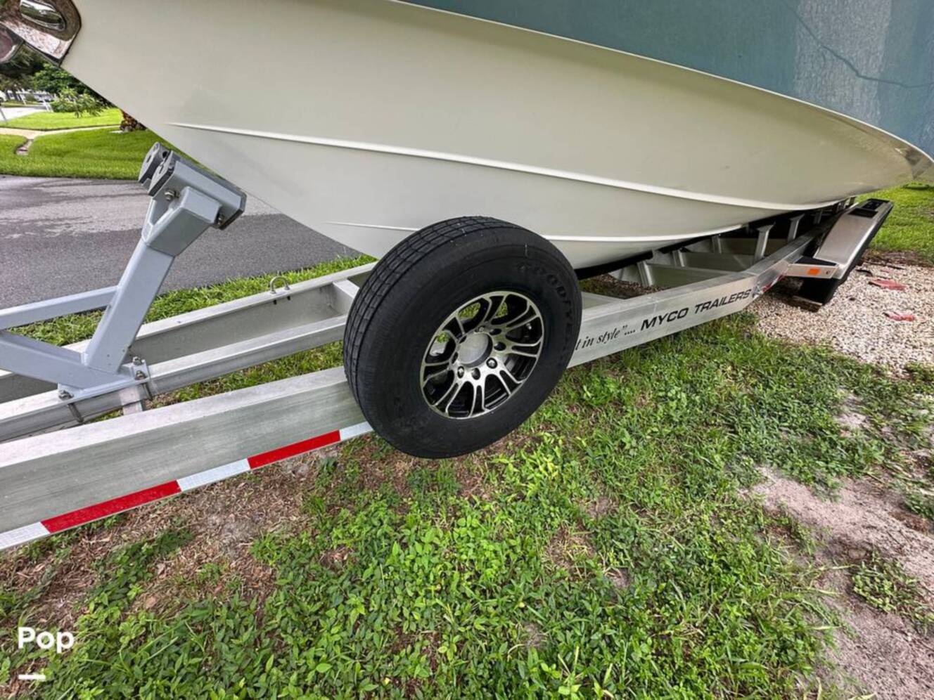 A photo of this 2018 Everglades 335CC