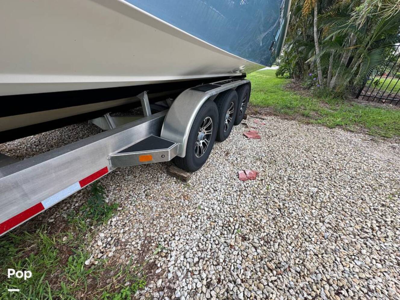 A photo of this 2018 Everglades 335CC