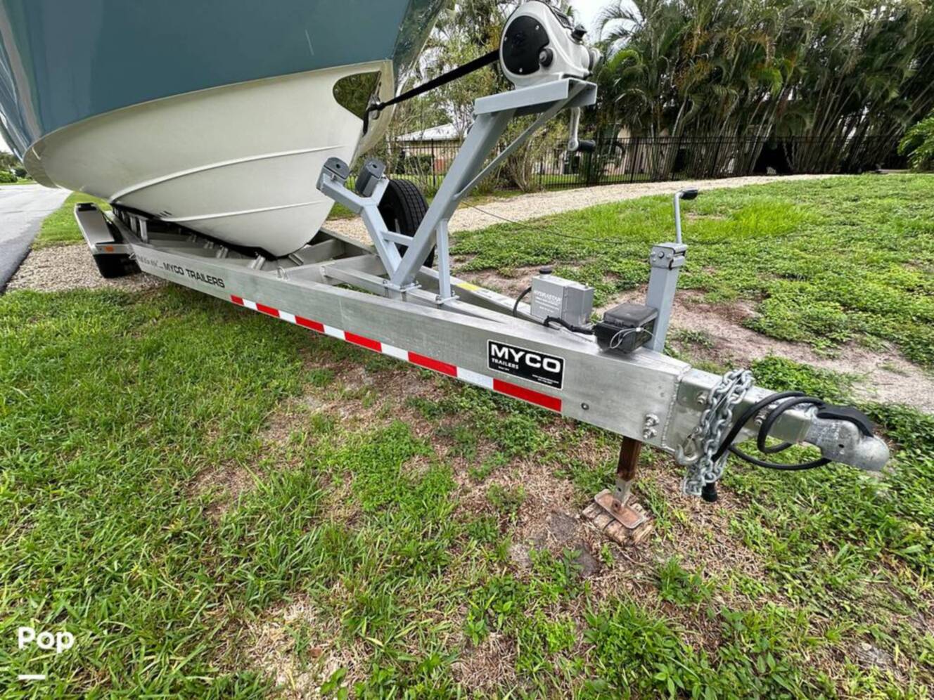 A photo of this 2018 Everglades 335CC