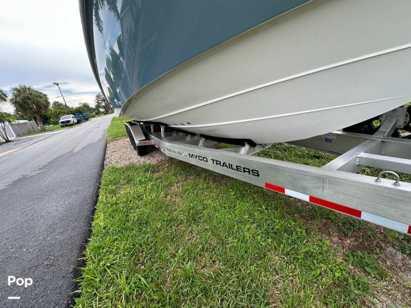 A photo of this 2018 Everglades 335CC