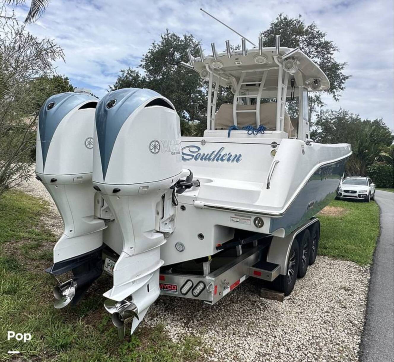 A photo of this 2018 Everglades 335CC