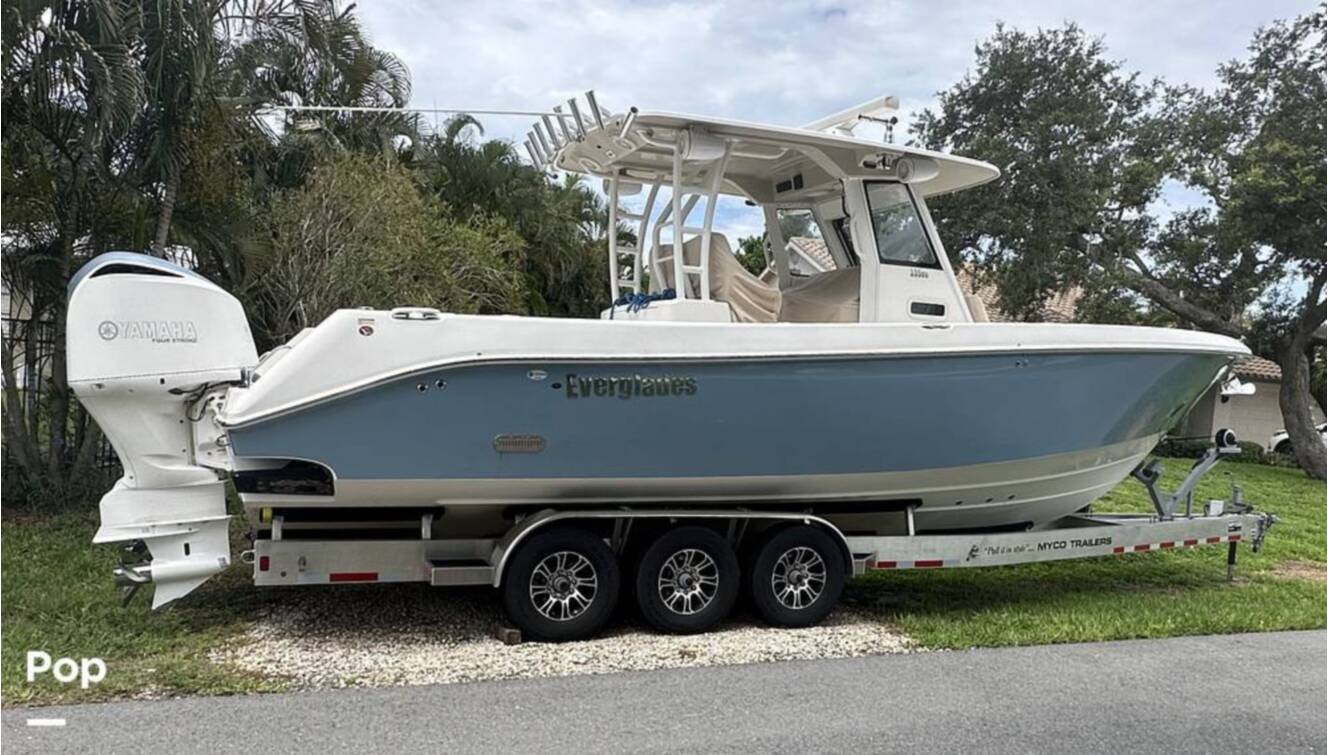 A photo of this 2018 Everglades 335CC