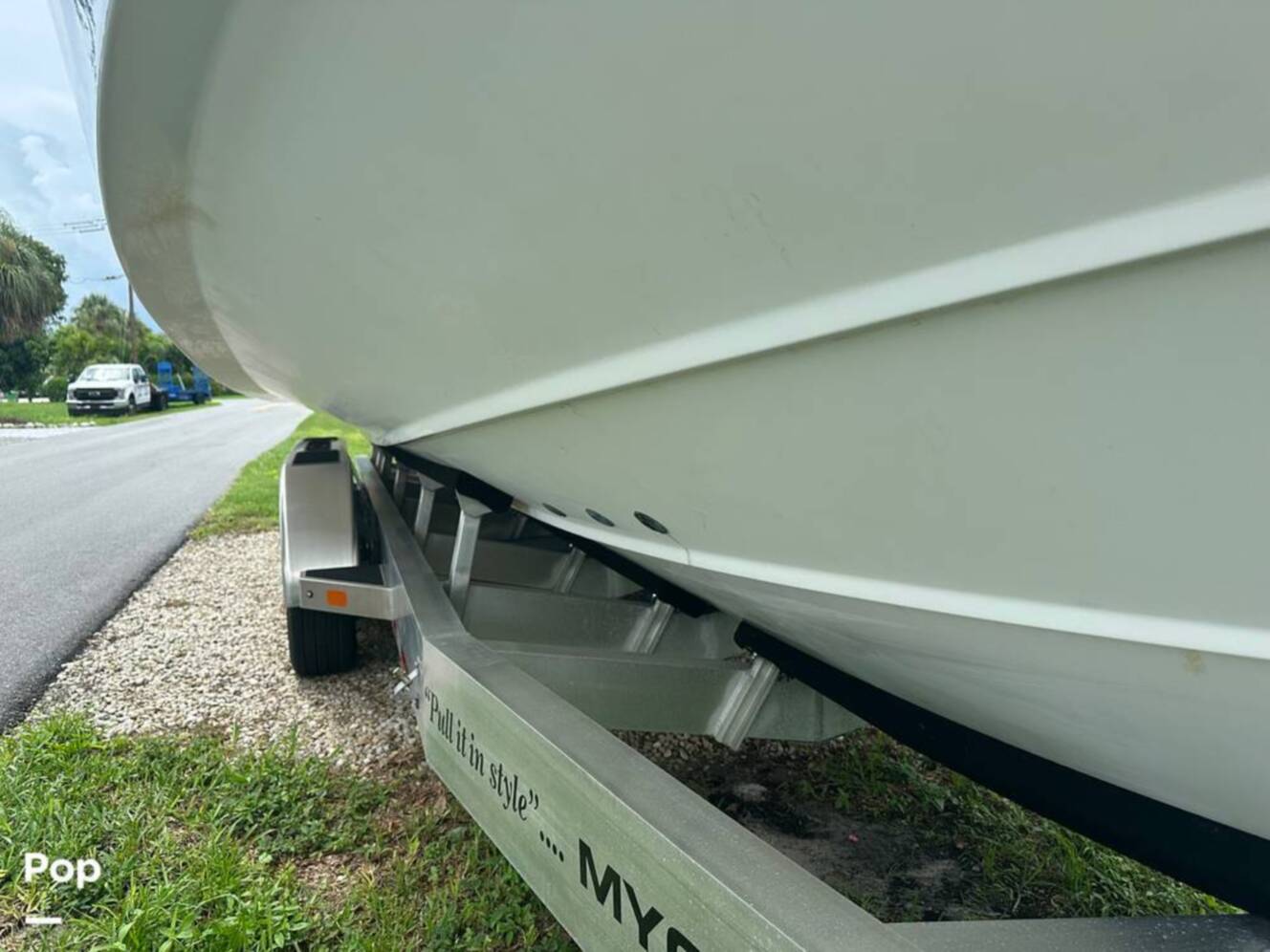 A photo of this 2018 Everglades 335CC