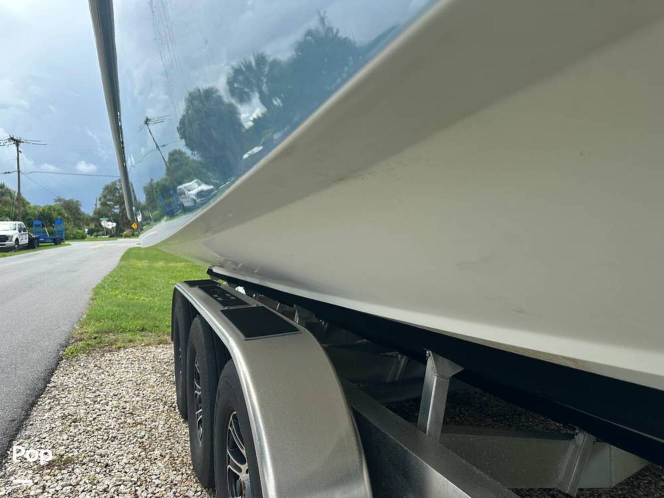 A photo of this 2018 Everglades 335CC