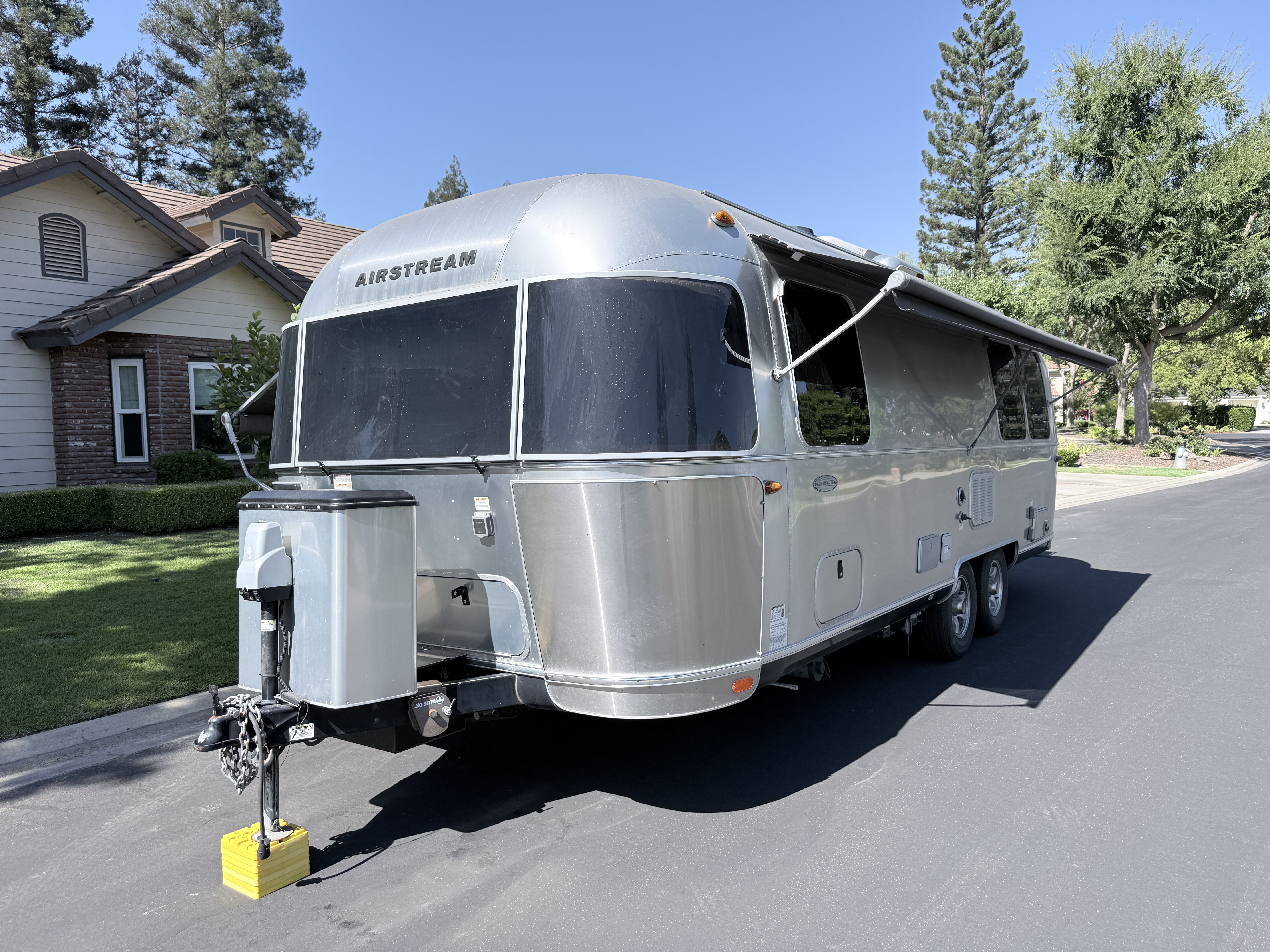 2017 Airstream FLYING CLOUD 25FB TWIN in fresno CA