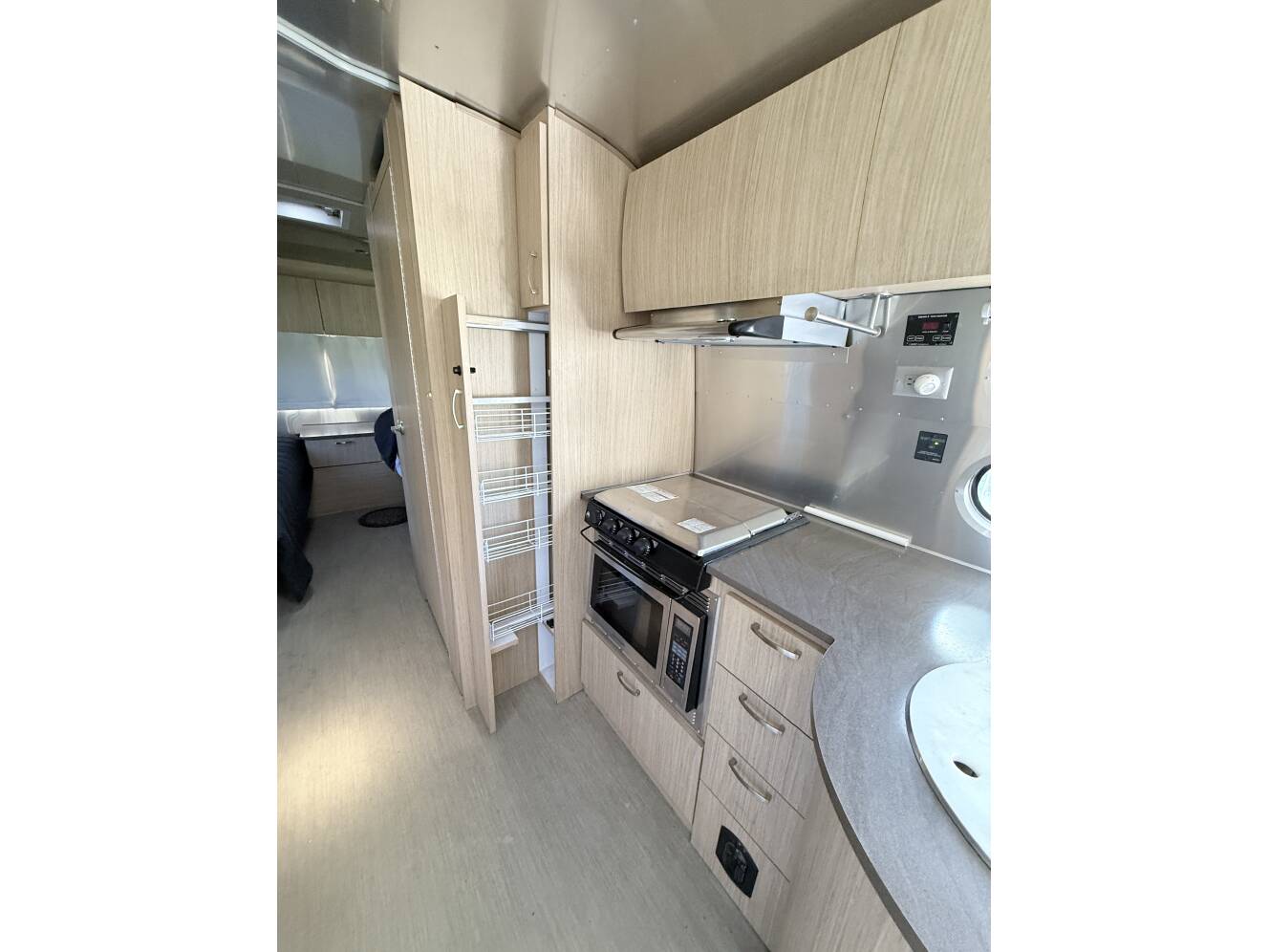 A photo of this 2017 Airstream FLYING CLOUD 25FB TWIN