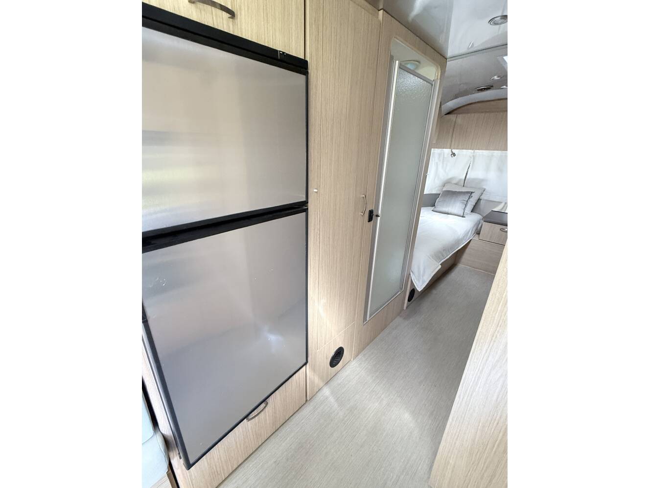 A photo of this 2017 Airstream FLYING CLOUD 25FB TWIN