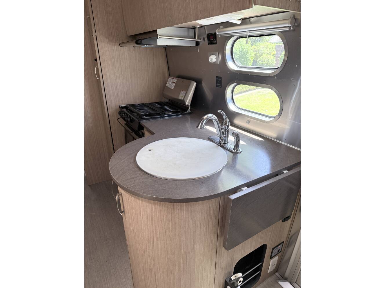 A photo of this 2017 Airstream FLYING CLOUD 25FB TWIN