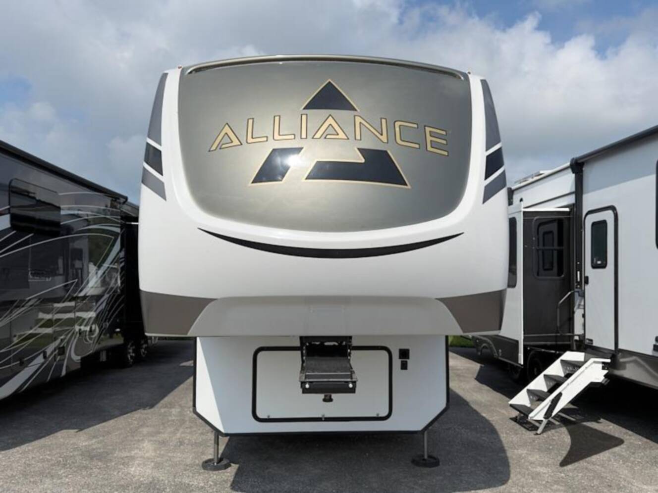 A photo of this 2022 Alliance Rv Paradigm 310RL