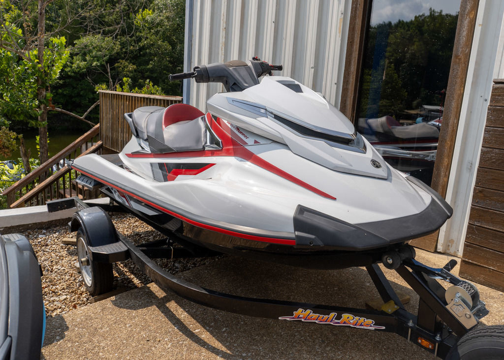 2016 Yamaha Waverunners VXR - White/Red in Osage Beach, MO