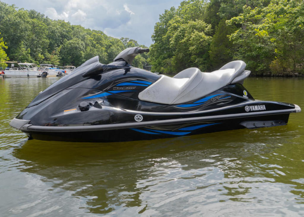 2014 Yamaha Waverunners VX Cruiser - Black Cruiser - Black in Osage Beach, MO