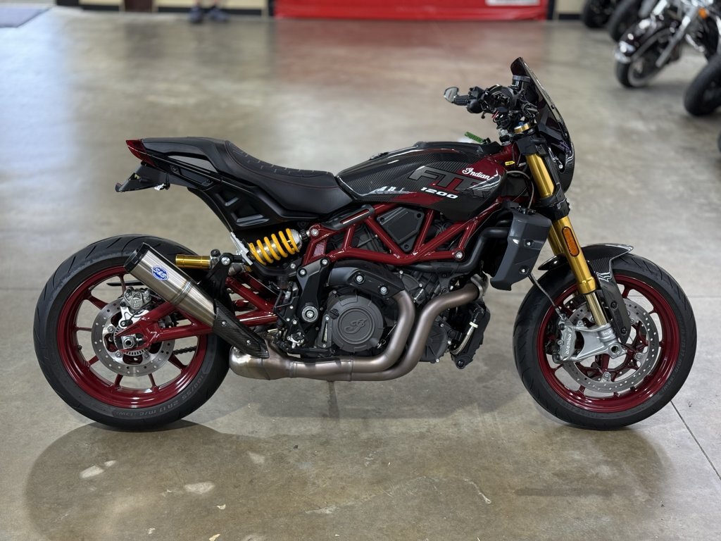 2024 Indian FTR 1200 R CARBON CARBON FIBER 49ST R CARBON in Houtson, TX