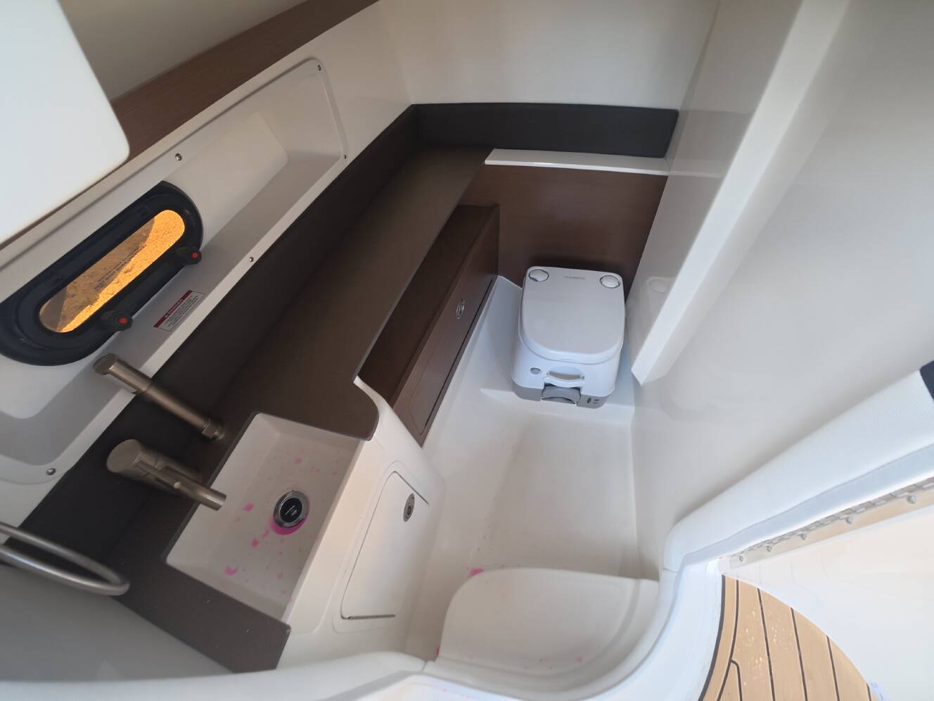 A photo of this 2027 Sea Ray SDX 290 Outboard
