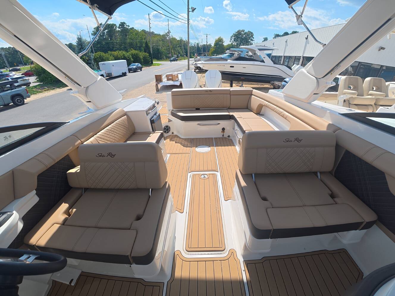A photo of this 2027 Sea Ray SDX 290 Outboard