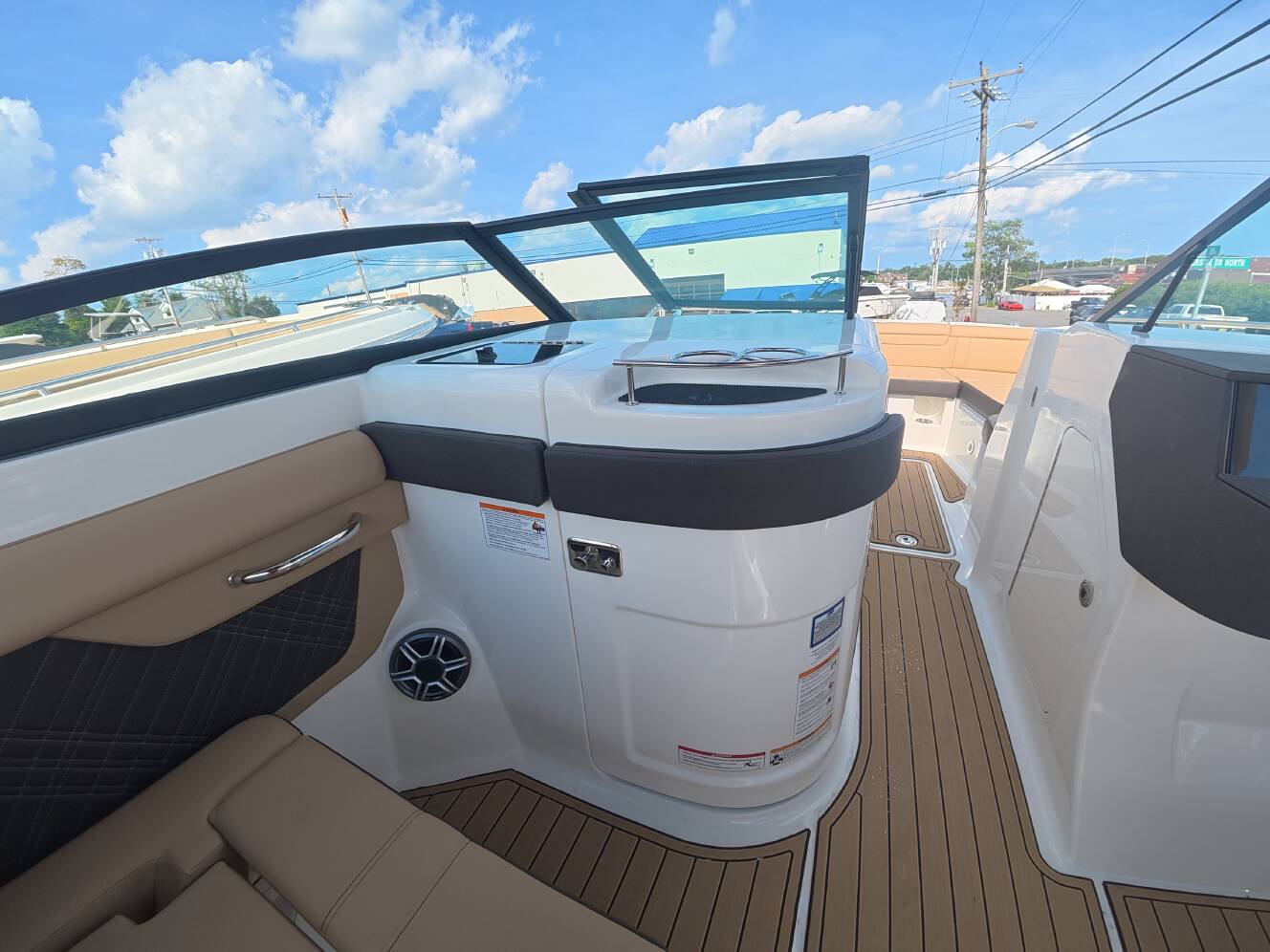 A photo of this 2027 Sea Ray SDX 290 Outboard