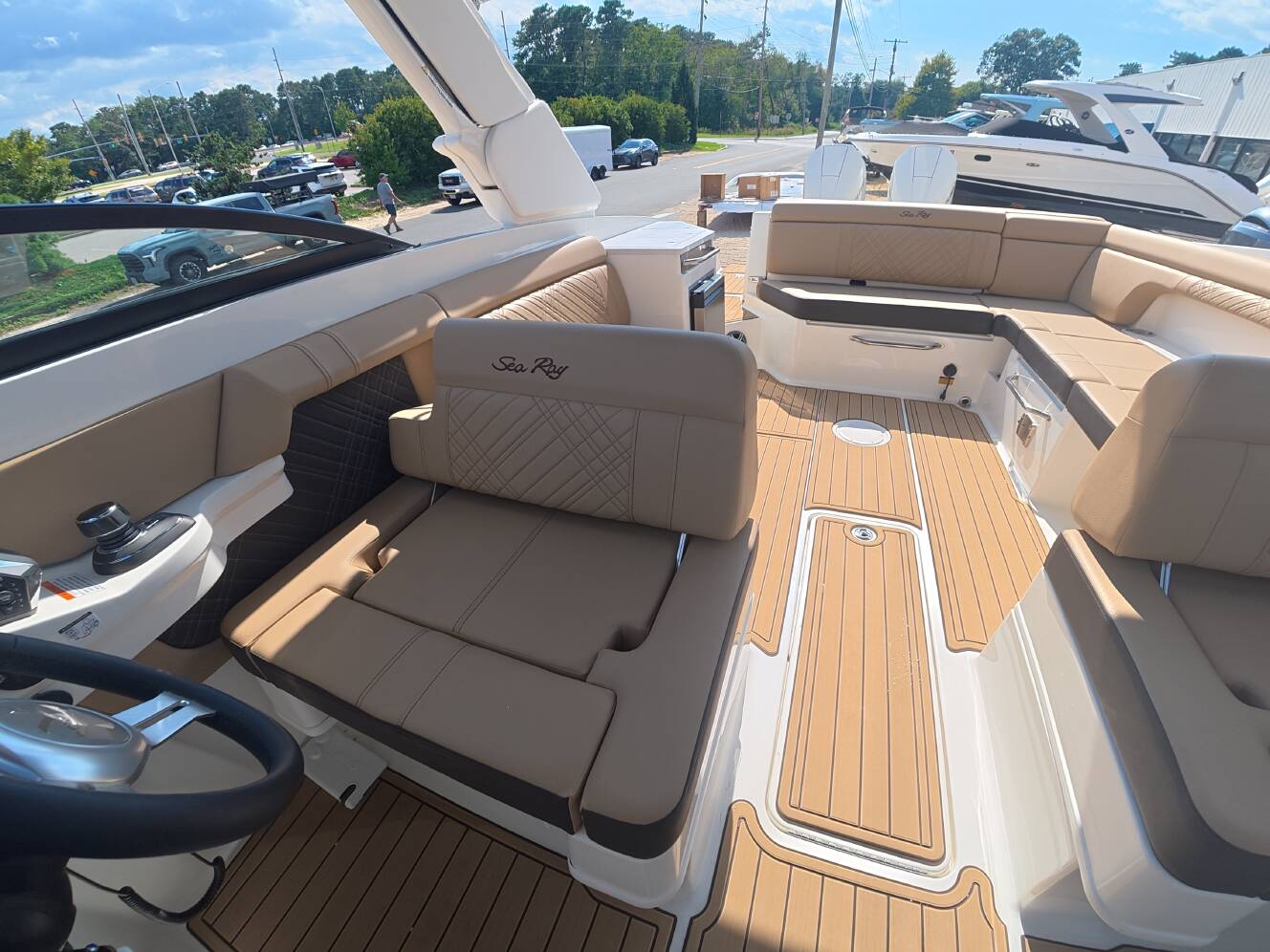 A photo of this 2027 Sea Ray SDX 290 Outboard