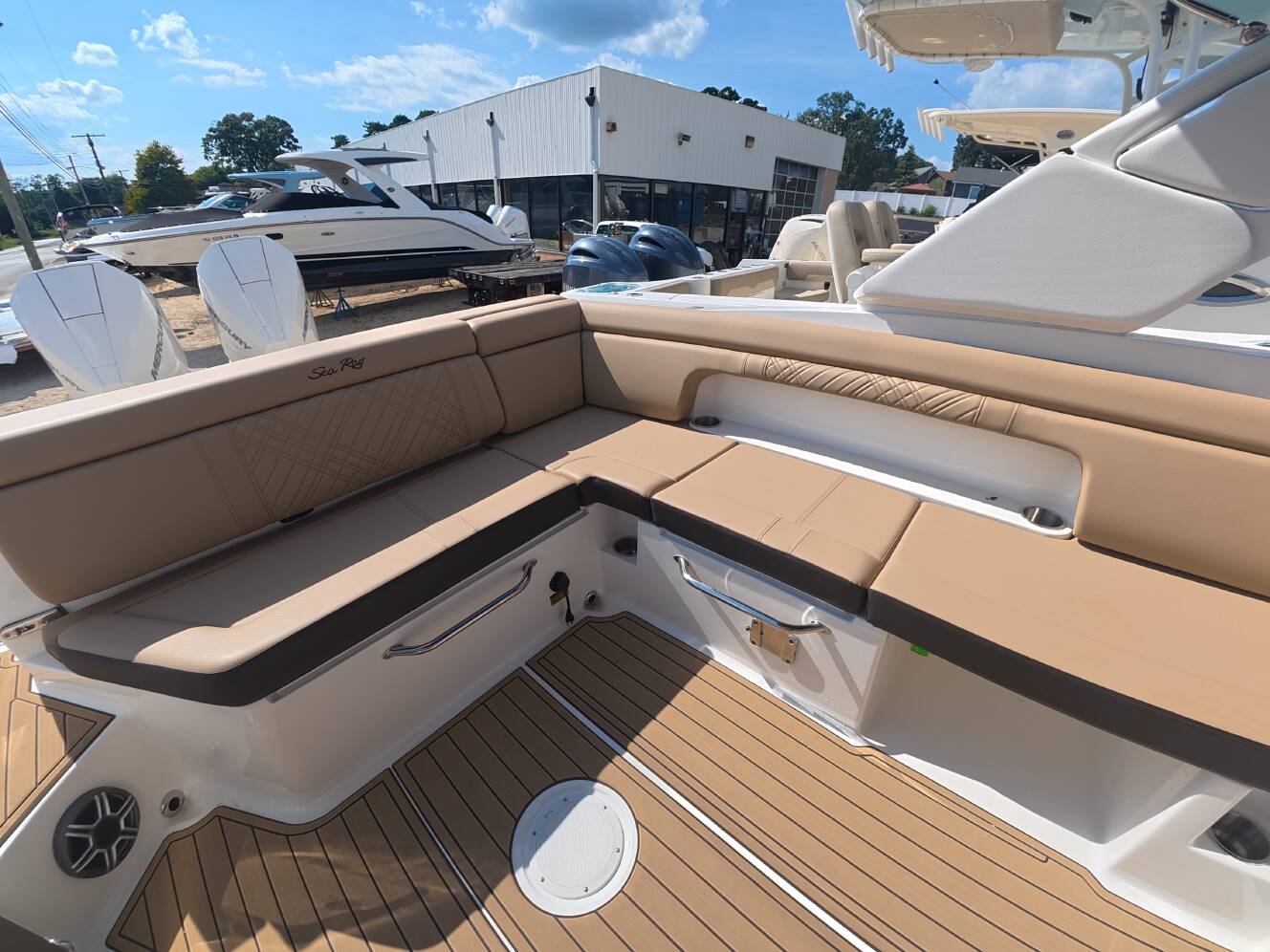 A photo of this 2027 Sea Ray SDX 290 Outboard