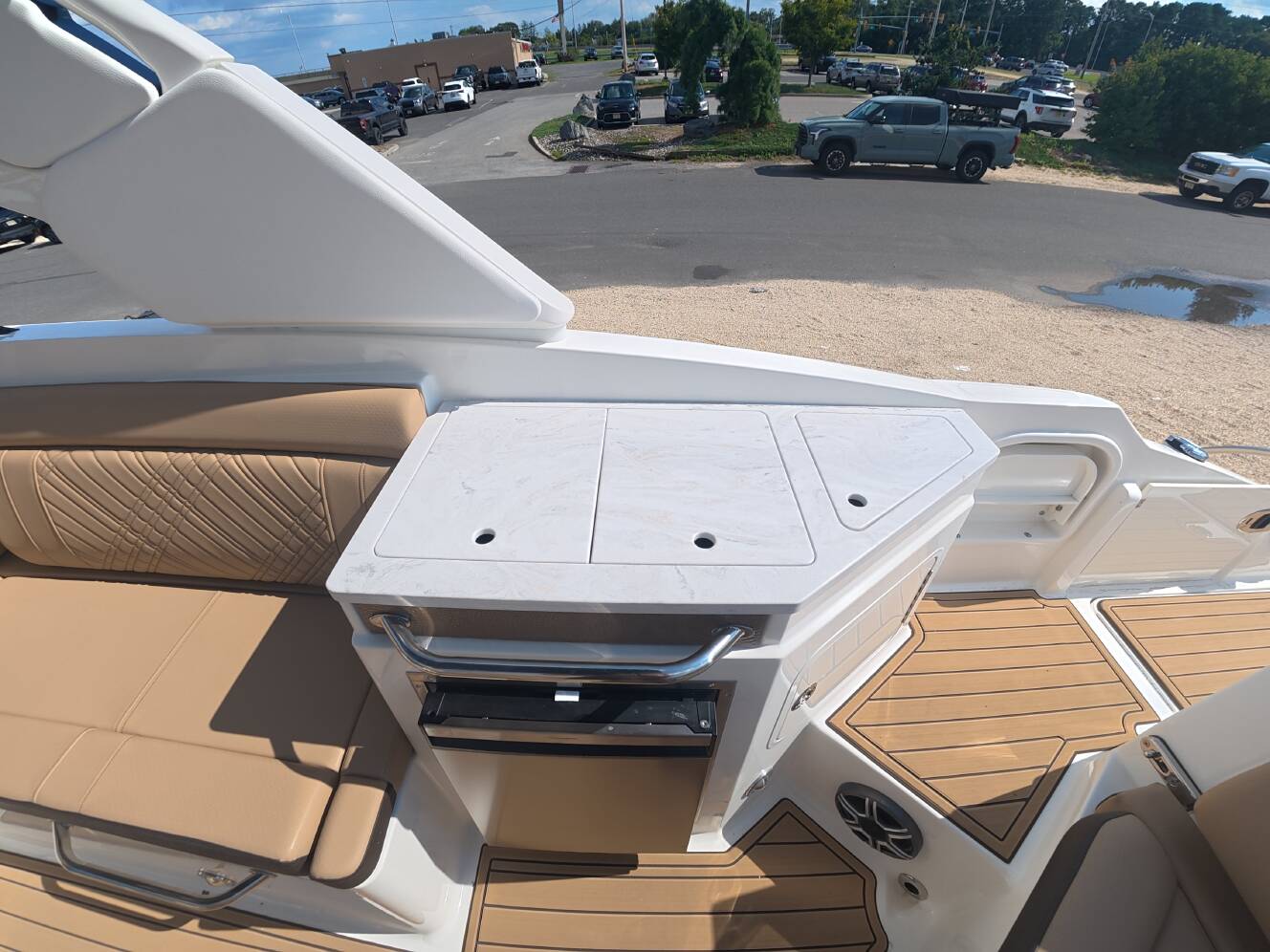 A photo of this 2027 Sea Ray SDX 290 Outboard