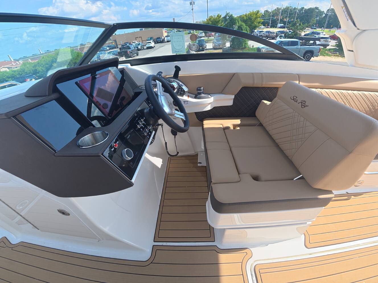 A photo of this 2027 Sea Ray SDX 290 Outboard