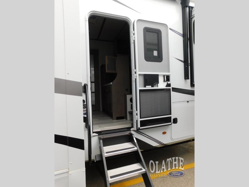 2024 Grand Design Solitude 380FL in gardner KS