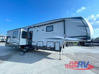 2021 FOREST RIVER CHEROKEE ARCTIC WOLF 3550 SUITE