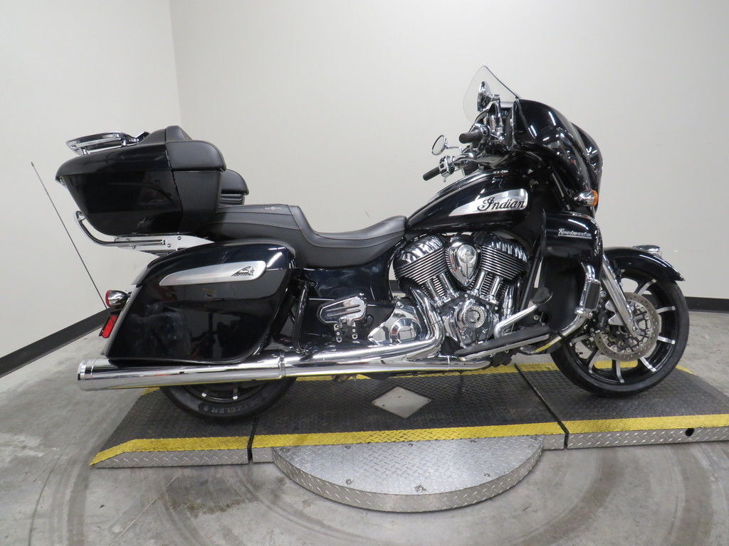 2021 Indian Motorcycle® Roadmaster® Limited Thunder Black Azure Crystal LIMITED in Fort Worth, TX