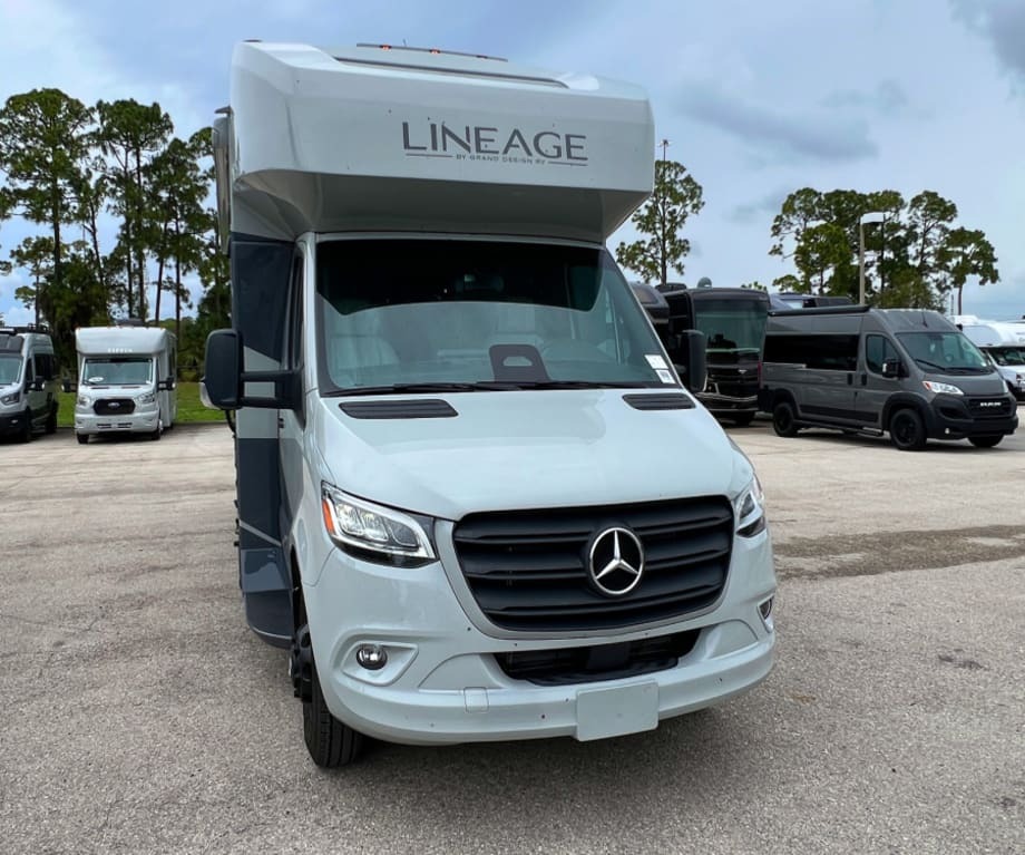 2027 Grand Design LINEAGE SERIES M 25TK-FBP in fort myers FL