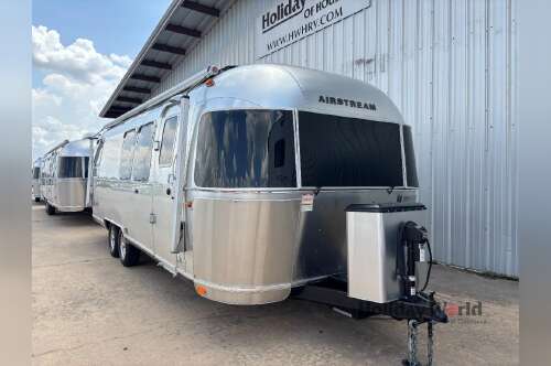 2023 Airstream International 28RB in katy TX