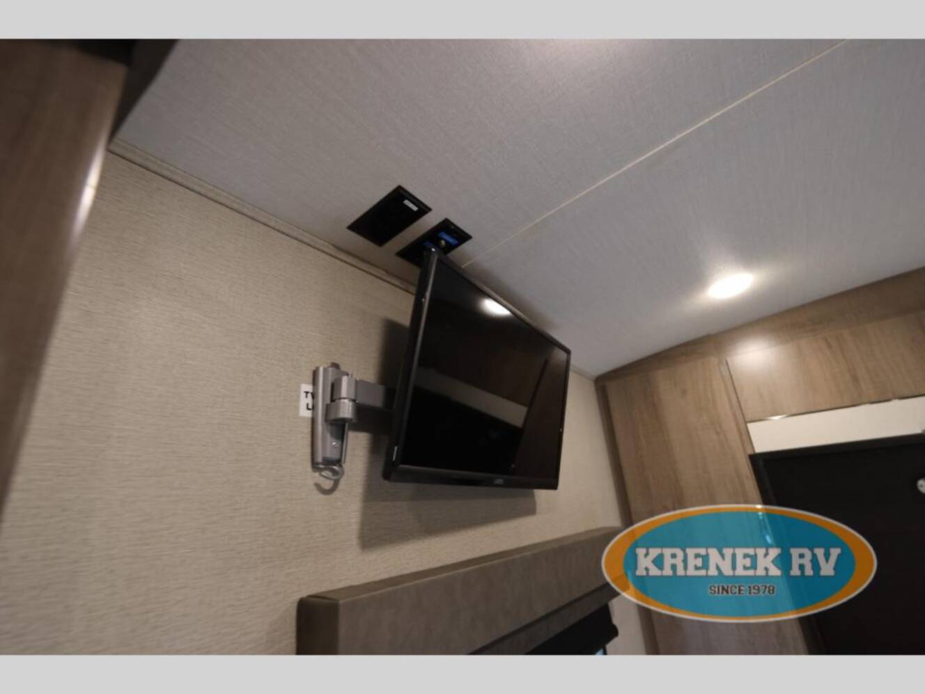 A photo of this 2020 Grand Design Imagine 2800BH