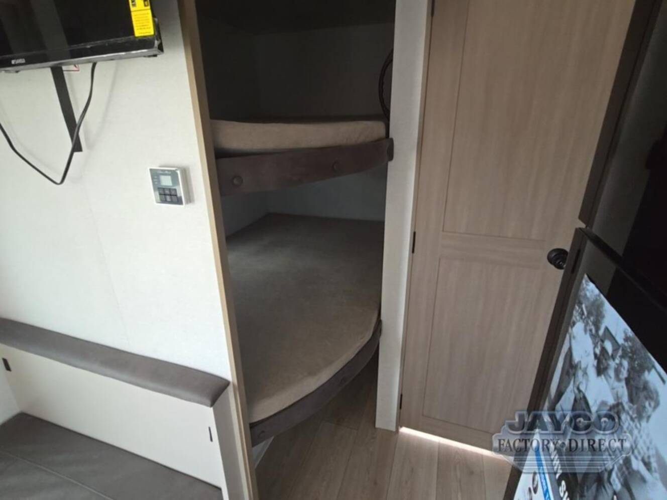 A photo of this 2027 Jayco Jay Flight 260BHW