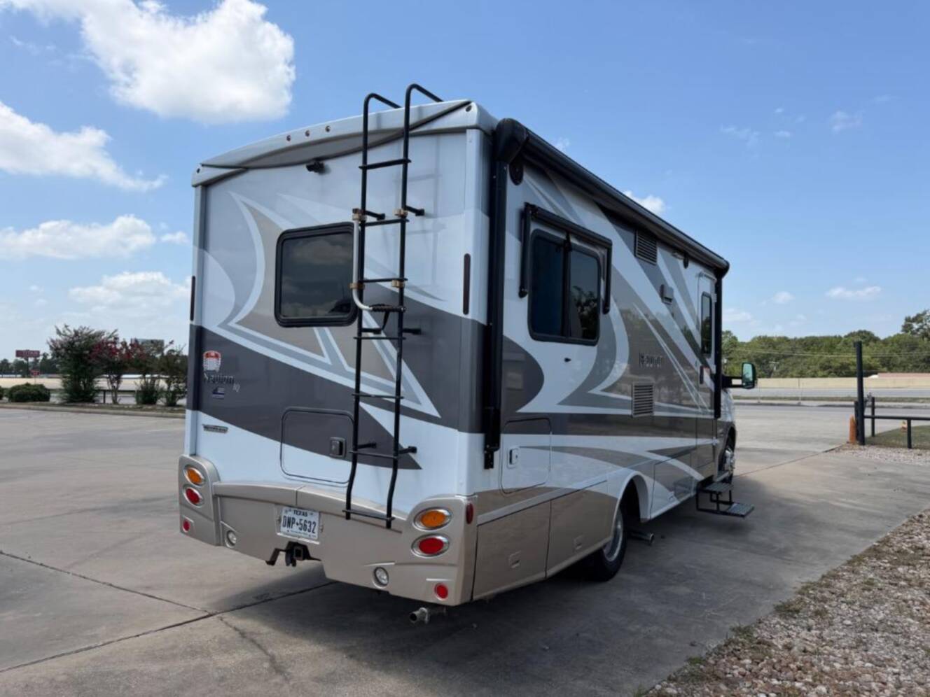 A photo of this 2015 Itasca Navion 24V