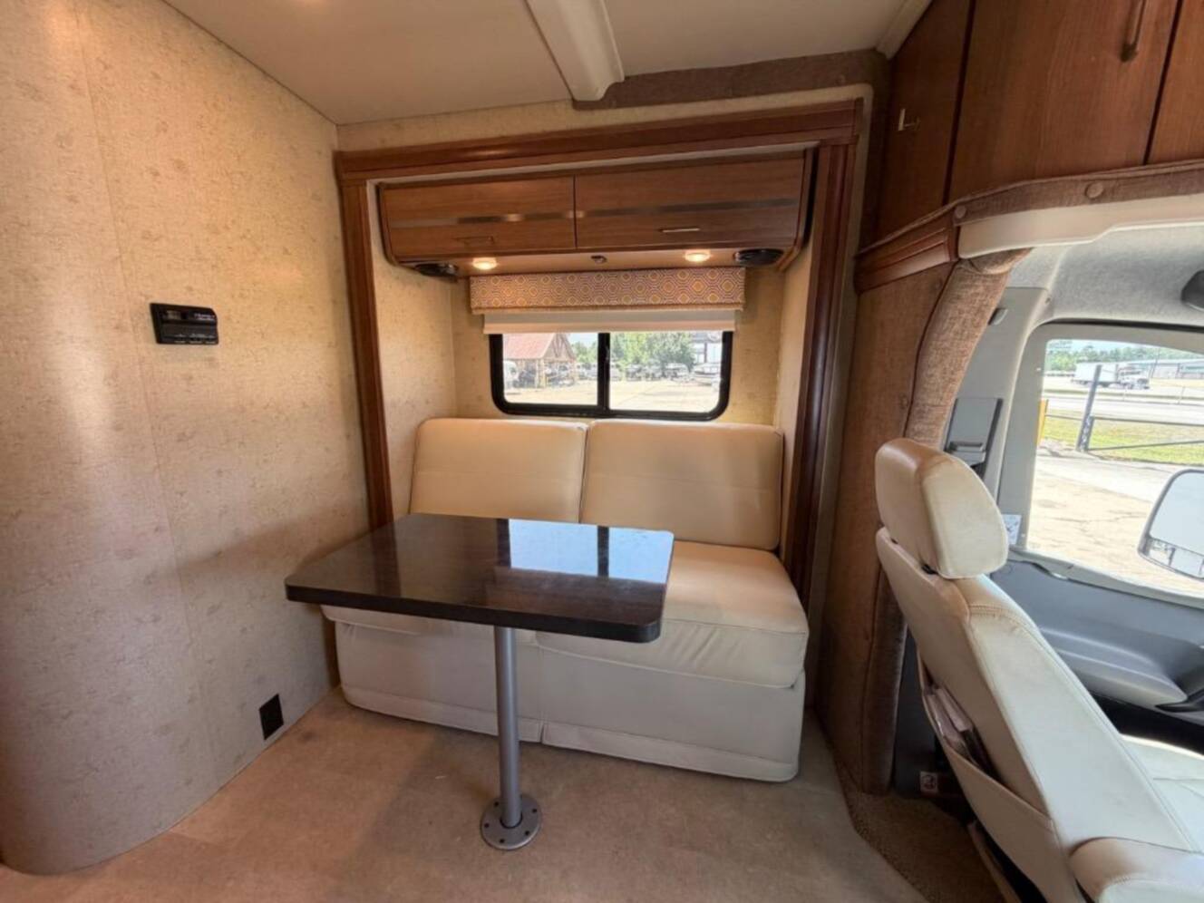 A photo of this 2015 Itasca Navion 24V