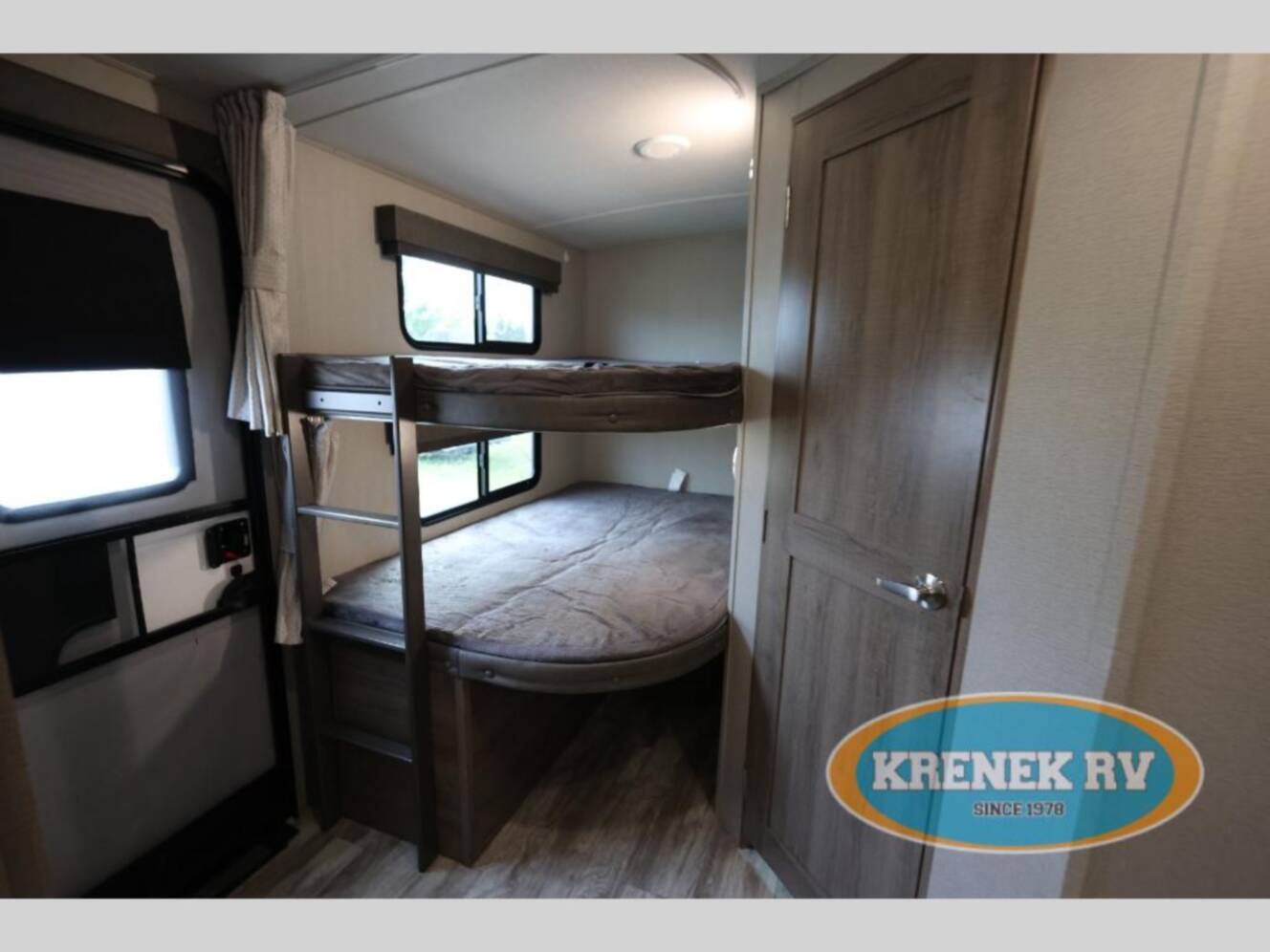 A photo of this 2020 Grand Design Imagine 2800BH
