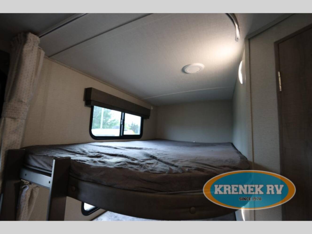A photo of this 2020 Grand Design Imagine 2800BH