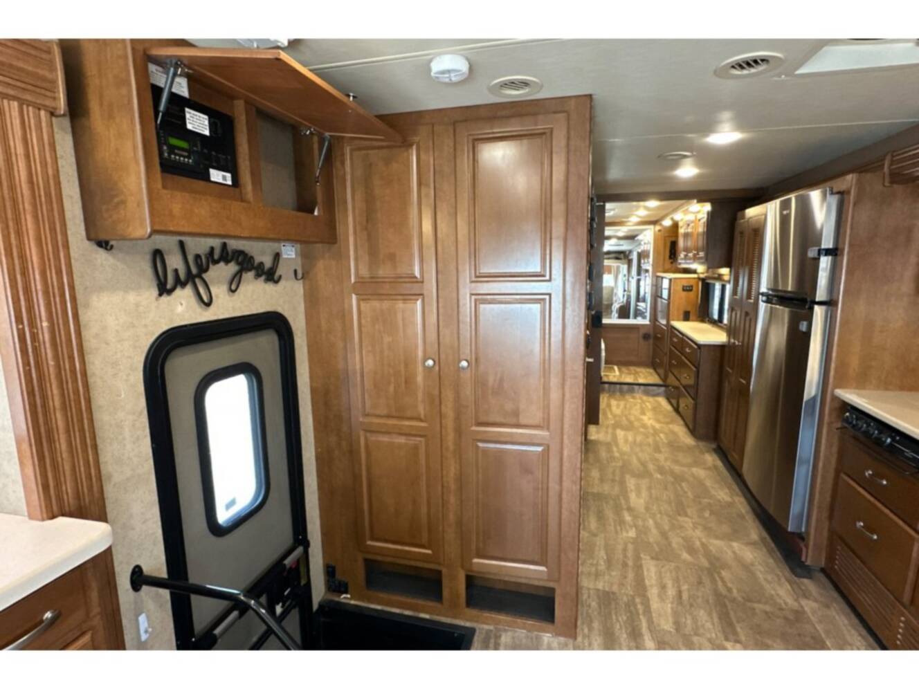 A photo of this 2015 Thor Motor Coach Palazzo 35.1