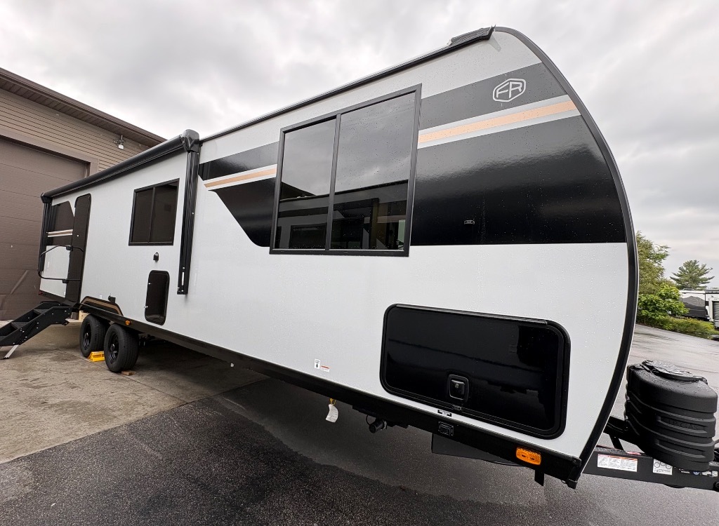 2027 Forest River Rv Vibe 2950QB in mt pleasant MI