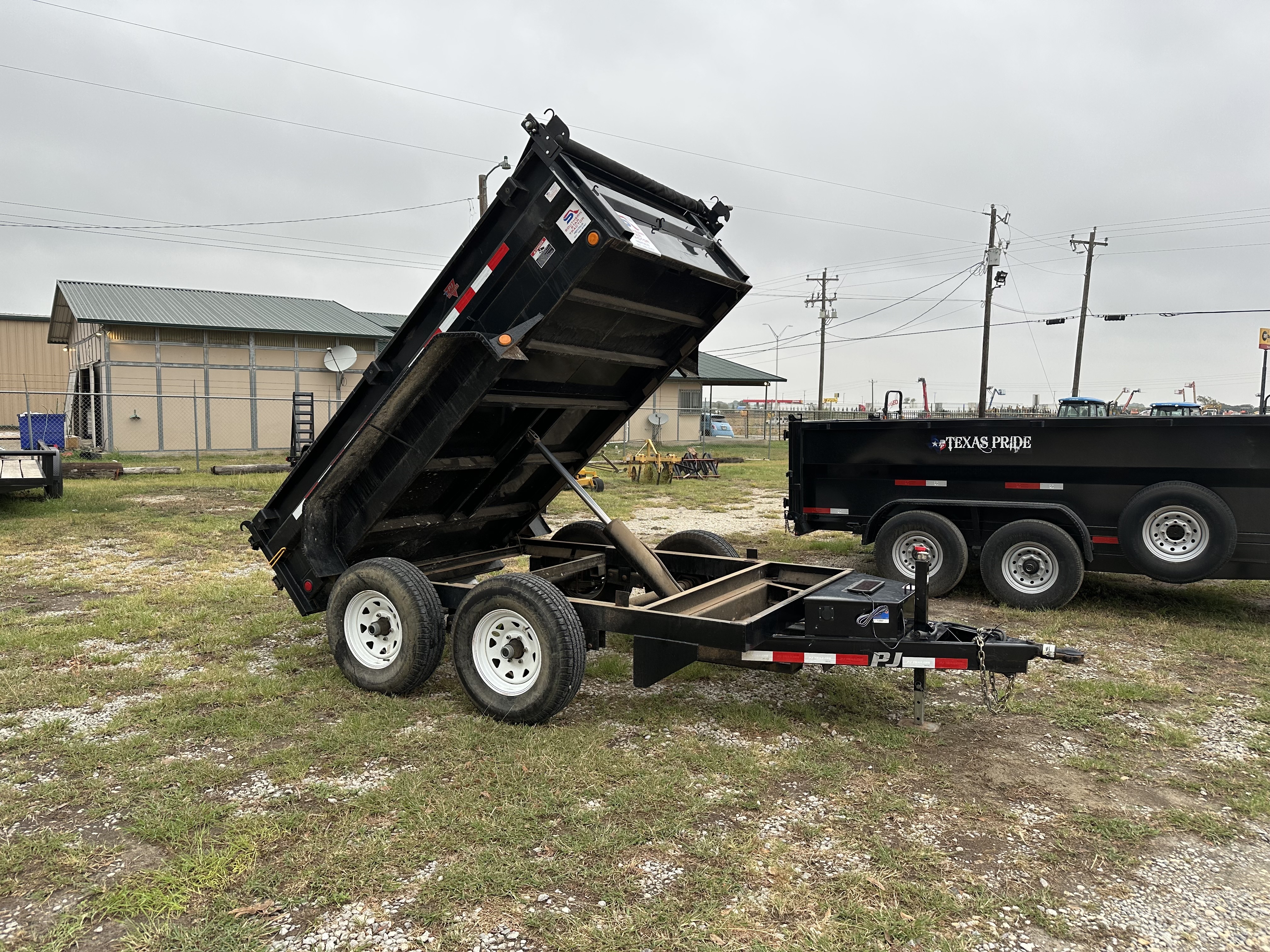 Pj 10K DUMP TRAILER in Alvarado, TX